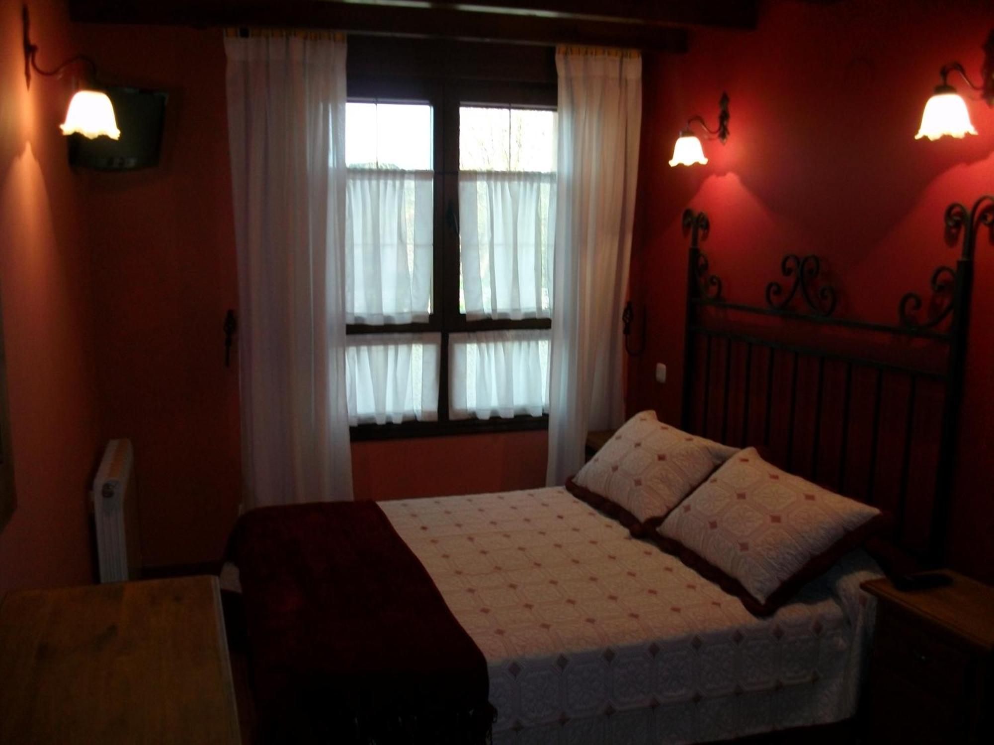 ホテル Casa De Labranza Ria De Castellanos アルヌエロ エクステリア 写真